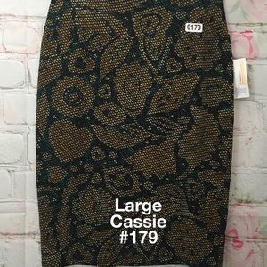 NWT LuLaRoe Cassie skirt